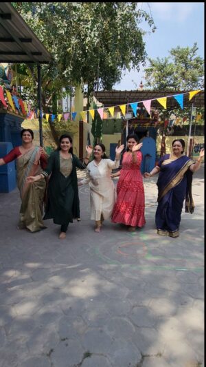 Neha Menon Instagram - And the reels journey of MAHALAKSHMI begins with LAKSHMI Co artists 🥰🥰🥰