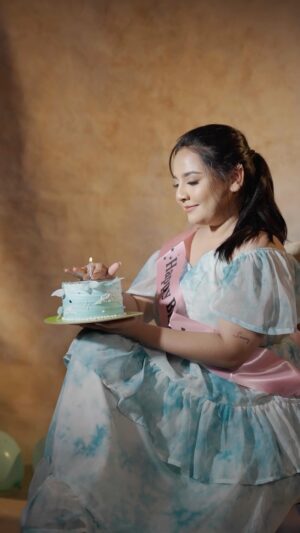 Neha Menon Instagram - 22 it issss!🧿🙊🫠
Makeup: @YV._.BridalMakeupArtist
Photography: @Fifthanglestudios @canvasclubchennai
Styling: @paviiiee_08
Cake: @d_s_bakes_n_bite_