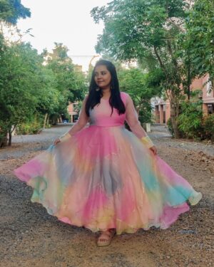 Neha Menon Instagram - Just adding some colours to your feed💖

Outfit: @look_uniquee