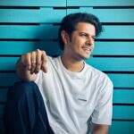 Neil Bhatt Instagram - Some smiles, some reflection and some casualness 📸- @aisharma812 ❤️ #neilbhatt #casual #thoughts