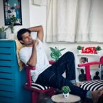 Neil Bhatt Instagram - Some smiles, some reflection and some casualness 📸- @aisharma812 ❤️ #neilbhatt #casual #thoughts