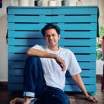 Neil Bhatt Instagram - Some smiles, some reflection and some casualness 📸- @aisharma812 ❤️ #neilbhatt #casual #thoughts