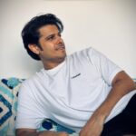 Neil Bhatt Instagram - Some smiles, some reflection and some casualness 📸- @aisharma812 ❤️ #neilbhatt #casual #thoughts