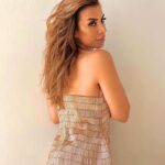 Neslihan Yeldan Instagram - Pudra elbiseli, PURENES parfüm süren kadın🪷 Lady in powder jewellery dress wears @nesbeautybynesyeldan PURENES perfume🪷 @cihan.nacar elbiselerine aşığım! I am in love with his dresses💞 #zarifkadınlarıntercihi #reklam