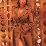 Neslihan Yeldan Instagram - Şimdi bu “lady in red” olsaydı beğenirdiniz ama “lady in camel”? Ben bu kadını bir dizide filan kullanayım dur. 1-eski rockerlardan kim kaldı? Rock barlarda çay içtiğim çoktur o yüzden ben deel:) 2-sol profil mi, sağ mı, yıllardır cevaplayamadığım, çok da önemi olmayan soru. 3-bu duruş her zaman daha uzun ve sanki 4 kg fazlanız yokmuş gibi gösterir ki var. 4-biraz da bu profil. 5-saçımın boyu mantoya sıkıştı.Çünkü markamın yeni çıkan şampuan ve kremiyle deli gibi beslenip uzuyor @nesbeautybynesyeldan (araya reklam aldım) 6-Londra’da çocuk okutan ben poundun son halini görünce. 7-saçlarını dağıtırsın, rüzgarlara bırakırsın, beni sevmeyen ölmesin, saygıda kusur etmeyelim yeter. 8-bu renk filtresiyle uzak doğulu olmuşum, sarıyı abartmışım ama photoshop yok bizim tükkanda rabbime şükür.