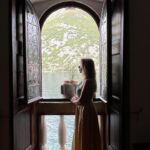 Neslihan Yeldan Instagram - Kotor güzellemesi. Ortaçağdan kalma, bozulmamış old towndan dump. Osmanlının etkisinden dolayı bir sürü ortak kelimemiz var. Örnek: Vişne-vişna Cezve-cezva Yeterince genel kültür verdim sanıyorum. Bir de bana burda Türkiye’den daha ünlüymüşüm gibi davranıldı, bknz fotolar.Baktınız mı? Merci. #montenegroca #kültürwithneslosh #euroyükselinceben ) #loveyoubalkans @portonovi