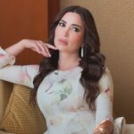 Nesreen Tafesh Instagram - Behind the scenes 👑✨🌸 @loungemagarabia 📸 Make up : @wedyanmohy Hairstyle : @maherderke Thank you @thenileritzcarlton @pego_photography_official