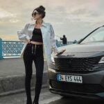 Nesrin Cavadzade Instagram - İstanbul, ben ve #PEUGEOTSUV3008… Baştan Sona Göz Alıcı diye buna derim! #BaştanSonaGözAlıcı @peugeotturkiye #işbirliği