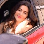 Nesrin Cavadzade Instagram - Yine göz alıcı bir günümüzdeyiz… 🦁🔥 #Peugeot2008 #GözAlıcıÖzgüven @peugeotturkiye #işbirliği