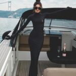 Nesrin Cavadzade Instagram – darth vader’dan neyimiz eksik, gel ulan
