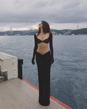 Nesrin Cavadzade Instagram - mayoyla yakalandı
