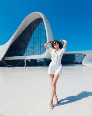 Nesrin Cavadzade Instagram - şehirlerin güzeli, güzellerin şehri #baku
