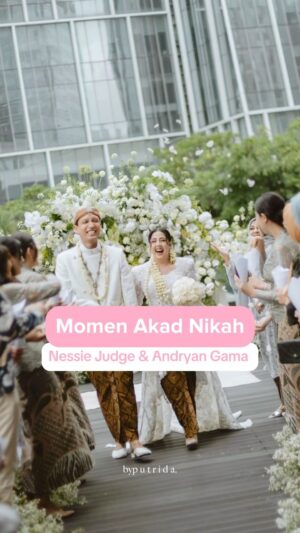 Nessie Judge Instagram - Merasakan setiap detik kebahagiaan @nessiejudge bersama kekasih hatinya, melalui momen hangat nan haru saat keduanya bersatu dalam ikatan suci 💍✨ Sekali lagi, selamat untuk hari pernikahanmu @nessiejudge ❤️

Exclusive Media Partner by @thebridestory
Wedding Planner @pure.organizer
Photo Video @byputrida
Live Cam @viding.co
Bride’s Attire @wirantikurniabride
Groom’s Attire @beskapan
MUA @vinnagracia @vgmakeupstudio
Decoration @tuesdayproject
Invitation @invitto.printery 
Venue @alilascbd