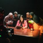 Nessie Judge Instagram - Kira-kira apa kabar ya ibu yang main sl-CANDY CRUSH waktu meeting dewan? 💕 Apa scene favorit kalian di #RewindID2023? Kalau aku, semuanya! So proud of @chandraliow @cianicolay @tommylimmm @christianbong @elziwai @tya_magdalena !! #CandyCrushLover