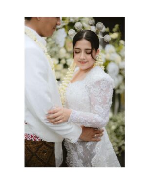 Nessie Judge Instagram - 𝒫𝓇𝑒𝓅𝒶𝓇𝒶𝓉𝒾𝑜𝓃 𝑜𝒻 𝒜𝓀𝒶𝒹. 
25.02.24 

Kebaya @wirantikurniabride
Gown Reception #1 @christiebasill
Gown Reception #2 @irenedanielle
Makeup by @vinnagracia
Makeup reception #2 by @bubahalfian
Hairdo akad @minarbeauty
Hairdo resepsi @yuliacenvensius
Invitation @invitto.printery
Souvenir @almas.beads @somethincofficial
@hintofyou_ @realfoodjelly
Entertainment @theredcarpetentertainment
Photobooth #1 @lolphotobooth.co
Photobooth #2 @photomaticsid
Decoration @tuesdayproject
Wedding Planner @pure.organizer
Photo Video @byputrida
Live Cam @viding.co
Rings @tiffanyandco