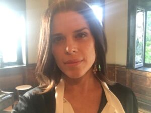 Neve Campbell Instagram - In my dressing room 2nd day of shooting on a fun indie with the brilliant actor Steve Coogan. So happy to be on set. I love my job!!!