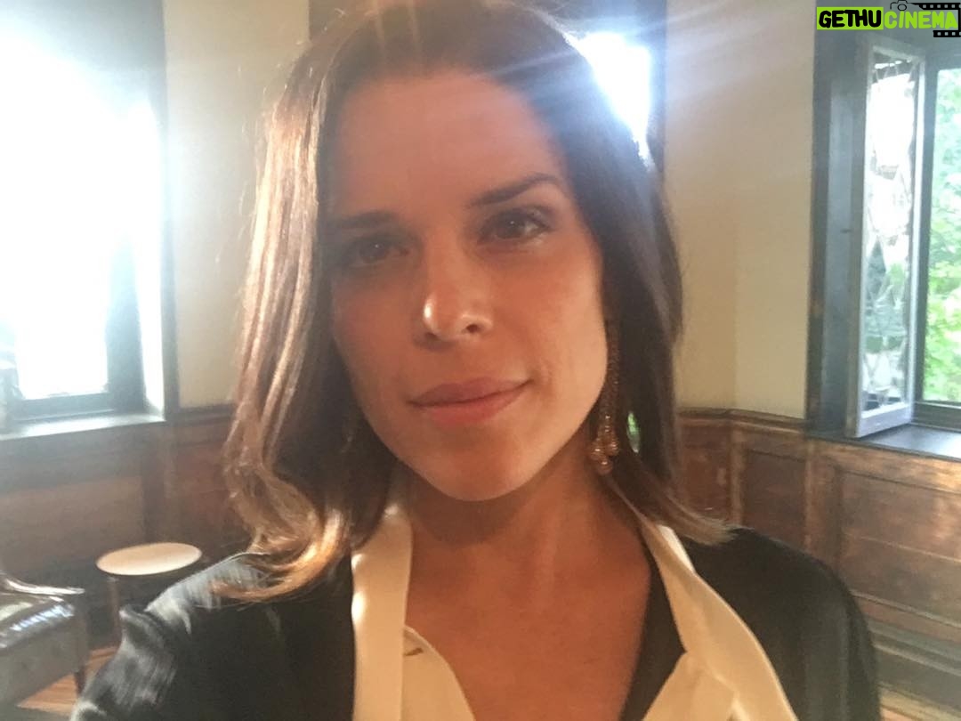 Neve Campbell - 21K Likes - In my dressing room 2nd day of shooting on a fun indie with the brilliant actor Steve Coogan. So happy to be on set. I love my job!!!