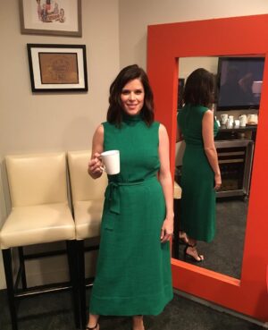 Neve Campbell Instagram - Excited to be promoting @houseofcards on @abcthechew today!
#hair @marcmena #makeup @kimbower