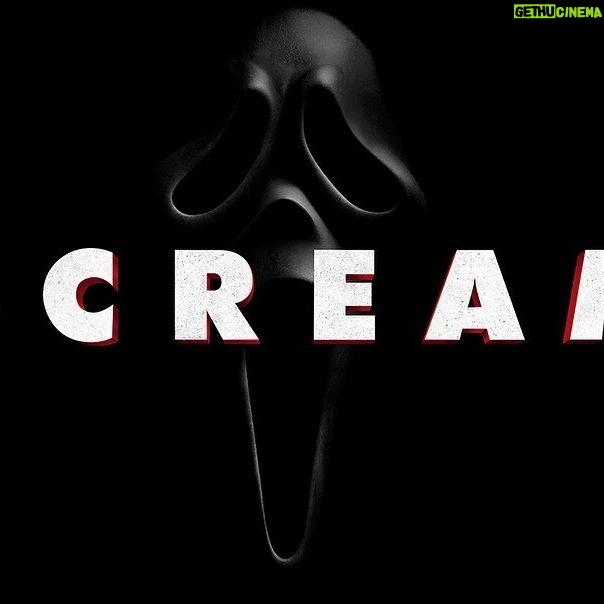 Neve Campbell - 112.8K Likes - Screams, smiles, and selfies with @CourteneyCoxOfficial and @KevWilliamson. Excited for you all to see Scream, which is the official title of the new movie, in theatres January 2022. #ScreamMovie @ScreamMovies