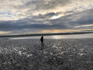 Neve Campbell Instagram - A belated Happy New Year from a woolly English beach. Wishing everyone a stunning year to come. Xxx