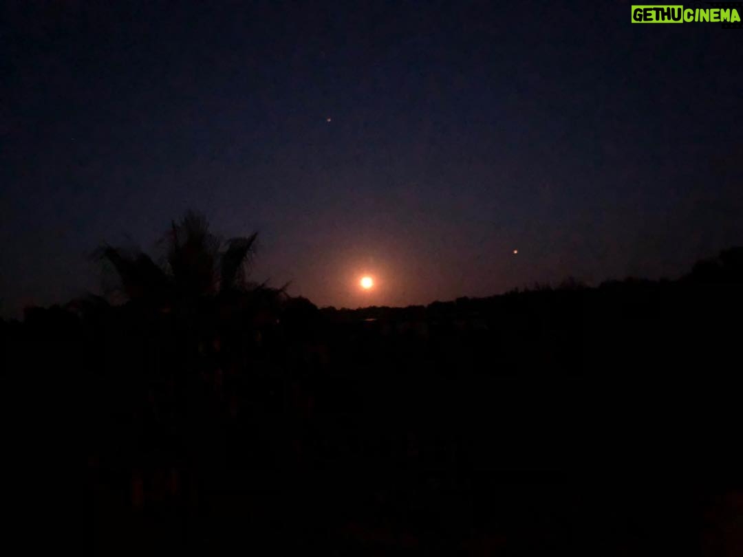 Neve Campbell - 13.7K Likes - The moon and Mars right now in Spain. Stunning. Wish I could capture its absolute beauty for you all. #familytime #beautifulmoon #peaceandquiet #heaven