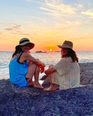 Neve Campbell Instagram - I had an amazing trip to Punta De Mita Mexico with @carishayne, an old girlfriend from my Party of Five days, before I start all my press for Scream! So appreciate time with my girlfriends and so appreciate the restorative magic of Punta Mita. Breathtaking beauty and wonderful people. @fspuntamita #fspuntamita #fsfamilia