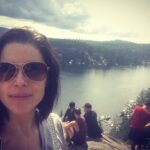 Neve Campbell Instagram – Hiking with friends in beautiful British Columbia today. I love it here! I start shooting Skyscraper tomorrow with Dwayne Johnson. Super grateful and excited. #beautifulbritishcolumbia #skyscraperthemovie #grateful @therock