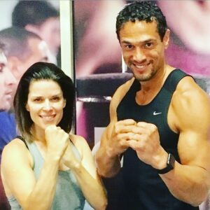 Neve Campbell Instagram - Gettin fit with my fantastic trainer Chris Slate. Prepping for my next film with Dwayne Johnson. All very exciting. Chris is  fierce in all the right ways. No slacking! Thanks Chris!!! @slatefitnessnyc @therock  #gettingfit