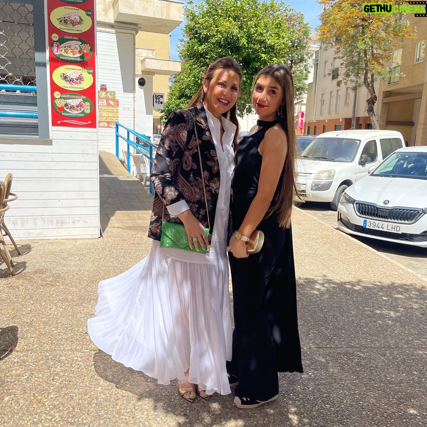 Niña Pastori - 19.4K Likes - En la feria del caballo ! Una feria que me gusta mucho !💜🍀