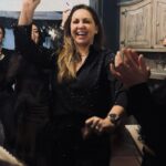 Niña Pastori Instagram - Agradecida y feliz de cumplir años. Hoy cumplo 46 y he pasado un día maravilloso, rodeada de gente bonita a la que amo… Me faltan algunos, pero los tengo en mi corazón. Gracias a todos por las felicitaciones!🍀💜🙏