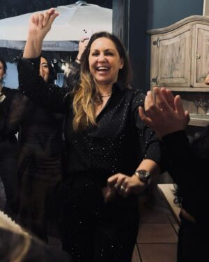 Niña Pastori Instagram - Agradecida y feliz de cumplir años. Hoy cumplo 46 y he pasado un día maravilloso, rodeada de gente bonita a la que amo… Me faltan algunos, pero los tengo en mi  corazón. 
Gracias a todos por las felicitaciones!🍀💜🙏