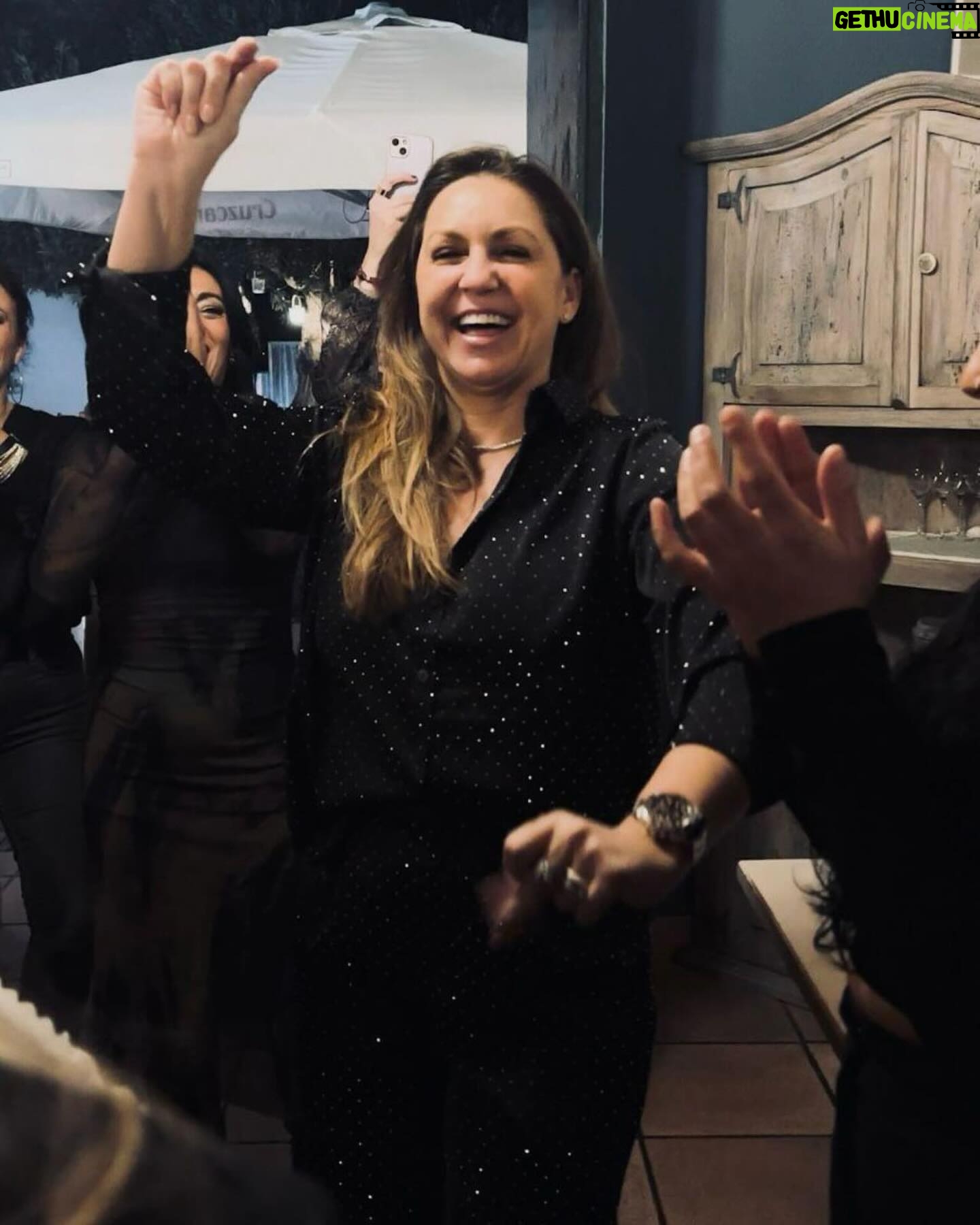 Niña Pastori - 20.7K Likes - Agradecida y feliz de cumplir años. Hoy cumplo 46 y he pasado un día maravilloso, rodeada de gente bonita a la que amo… Me faltan algunos, pero los tengo en mi corazón.
Gracias a todos por las felicitaciones!🍀💜🙏