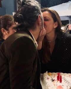 Niña Pastori Instagram - Agradecida y feliz de cumplir años. Hoy cumplo 46 y he pasado un día maravilloso, rodeada de gente bonita a la que amo… Me faltan algunos, pero los tengo en mi corazón. Gracias a todos por las felicitaciones!🍀💜🙏