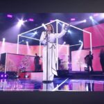 Niña Pastori Instagram – Pon que dale para terminar y empezar el año!! Una canción dedicada a la música y a todo lo bueno que la música me da.

#Feliz2024 @rtve 🍀💜

👠 @magritshoes 
💍 @barcenajoyas 
👗 @ismaeldominguezcostura 
🪡 @paco_rus 
💄 @mateo.makeup
