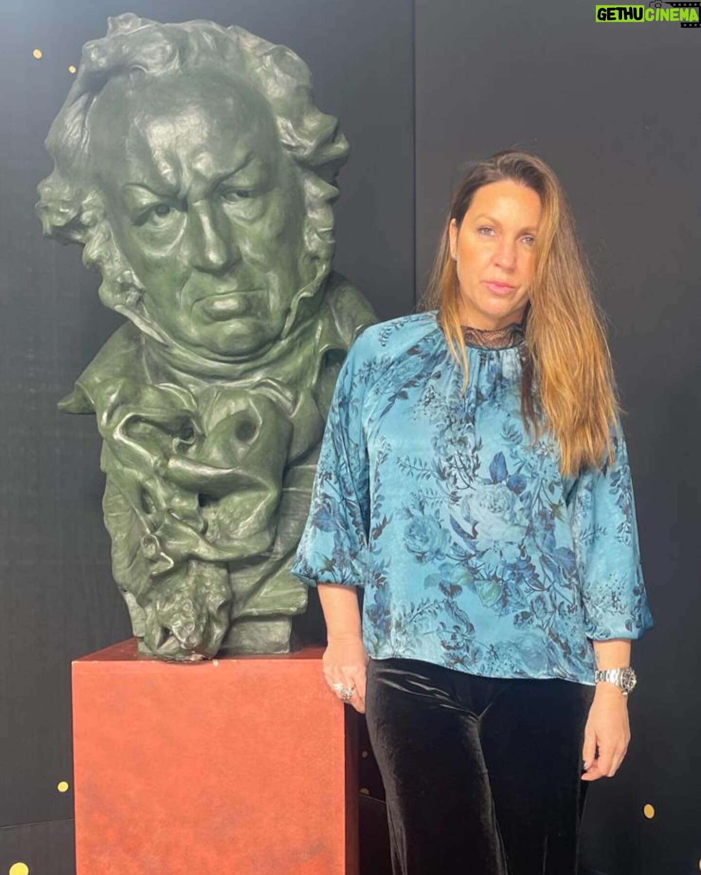 Niña Pastori - 14.6K Likes - Viva el cine y el arte de nuestro país!
Un placer para mi estar este año en los Goya @academiadecine y poder compartir con mis compañeras @mjllergo e @india_martinez_oficial un tema tan especial de una artista única como era @mariajimenezoficial
#Goya2024
Look alfombra
👗@inesmartinalcaldecollection @inesmartinalcalde
💍 @joyeriamolinacuevas
👝 @olivierbernoux
👠 @magritshoes
Look actuación
👗 @cristinagarcia_moda
💍 @ignaciodepilarjoyasexclusivas
👠 @magritshoes
🪡 @paco_rus @givenchybeauty
💄 @mateo.makeup