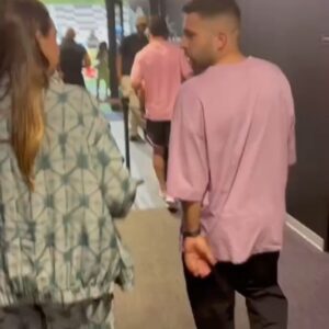 Niña Pastori Instagram - Todo no va a ser trabajar!! 😂 
He recibido una invitación de mi querido @jordialbaoficial para ir al campo del @intermiamicf y ver el partido!! 
Me lo he pasado genial y me han tratado como una reina! Os debo una chicos!! @5sergiob 
Estáis más que invitados a mi próximo concierto aquí en Miami el 4 de mayo en el James Knight Center💜 
Y @leomessi golea vaya donde vaya!!
