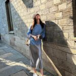 Ni Ni Instagram - 逛了老门东，街边小店新入手了帽子跟衣服，好喜欢💙🤍 美好生活从偶遇的黑喵白喵开始🖤🤍