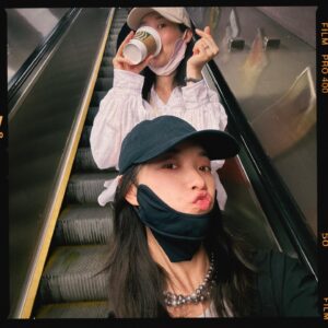 Ni Ni Instagram - 六·一🖤💗♥️
分享💛🧡