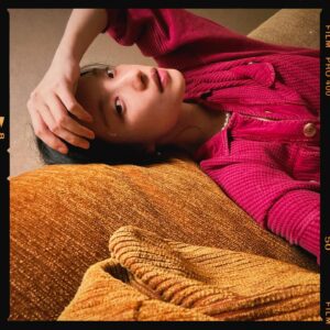 Ni Ni Instagram - 六·一🖤💗♥️
分享💛🧡