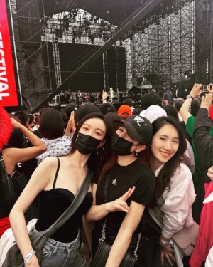 Ni Ni Instagram - 他说：“我不要🐮🍺，我要快乐。”
我也要努力拾起生活的碎片，让自己快乐起来💪🏻