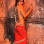 Nia Sharma Instagram – Zooming in On Chudail’s winged liner , kohl, Bold red lips and her outfit…. #suhaganchudail 

@jyotiiadvani.artistry @sankpalsavita @anusoru @ashwitatejwani ajju di, sunny, Rohit, …. And the entire army.