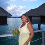 Nia Sioux Instagram - a coconut a day keeps the doctor away 🥥💛