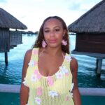 Nia Sioux Instagram - a coconut a day keeps the doctor away 🥥💛