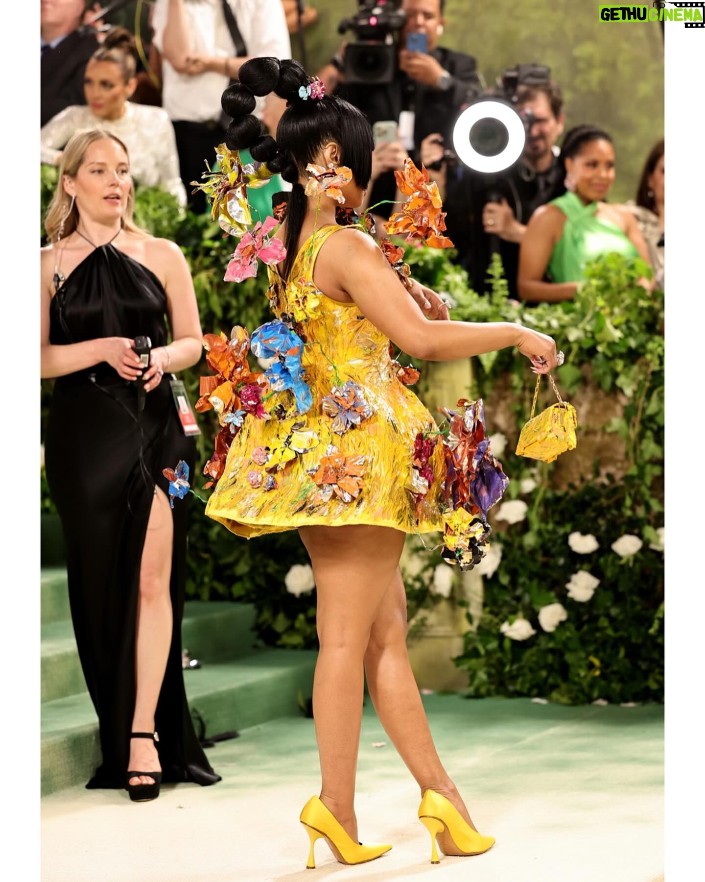 Nicki Minaj Instagram - This was the most wonderful experience & Iβm so grateful for @marni & Francesco who were the most exquisite, most classy gang a girl like me could ask for. π Thank you to THEE QUEEN Anna Wintour & the incredible #VOGUE team for making this magical night happen year after year. THANK YOU TO SERGIO & JOE :) THANK YOU TO DEB & MY AMAZING GLAM TEAM!!!! TISHA, SHANEL, KIERRA & KAT π π©΅πβ₯οΈπππ πΈπΈπΈπΈπΈπΈπΈπΈπΈπΈπΈπΈπΈπΈ Theo Wargo/GA/The Hollywood Reporter via Getty Images Dia Dipasupil/Getty Images Entertainment via Getty Images Kevin Mazur/MG24/ Getty Images Entertainment via Getty Images Dia Dipasupil/Getty Images Entertainment via Getty Images Arturo Holmes/MG24/ Getty Images Entertainment via Getty Images Dimitrios Kambouris/Getty Images Entertainment via Getty Images John Shearer/WireImage via Getty Images Marleen Moise/Getty Images Entertainment via Getty Images