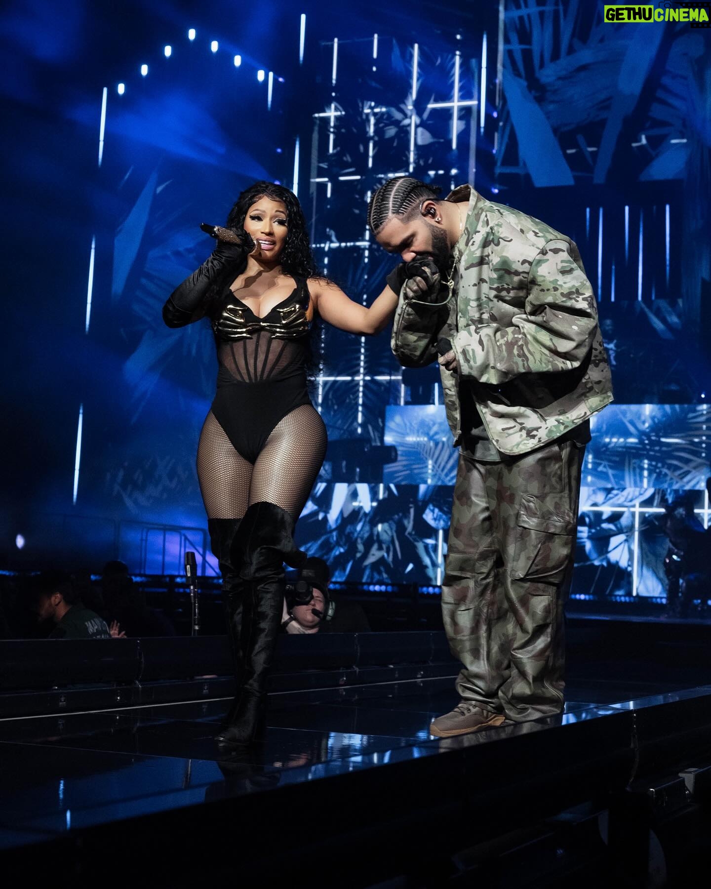 Nicki Minaj Instagram - #GAGCITYTORONTO >>>>>>>>