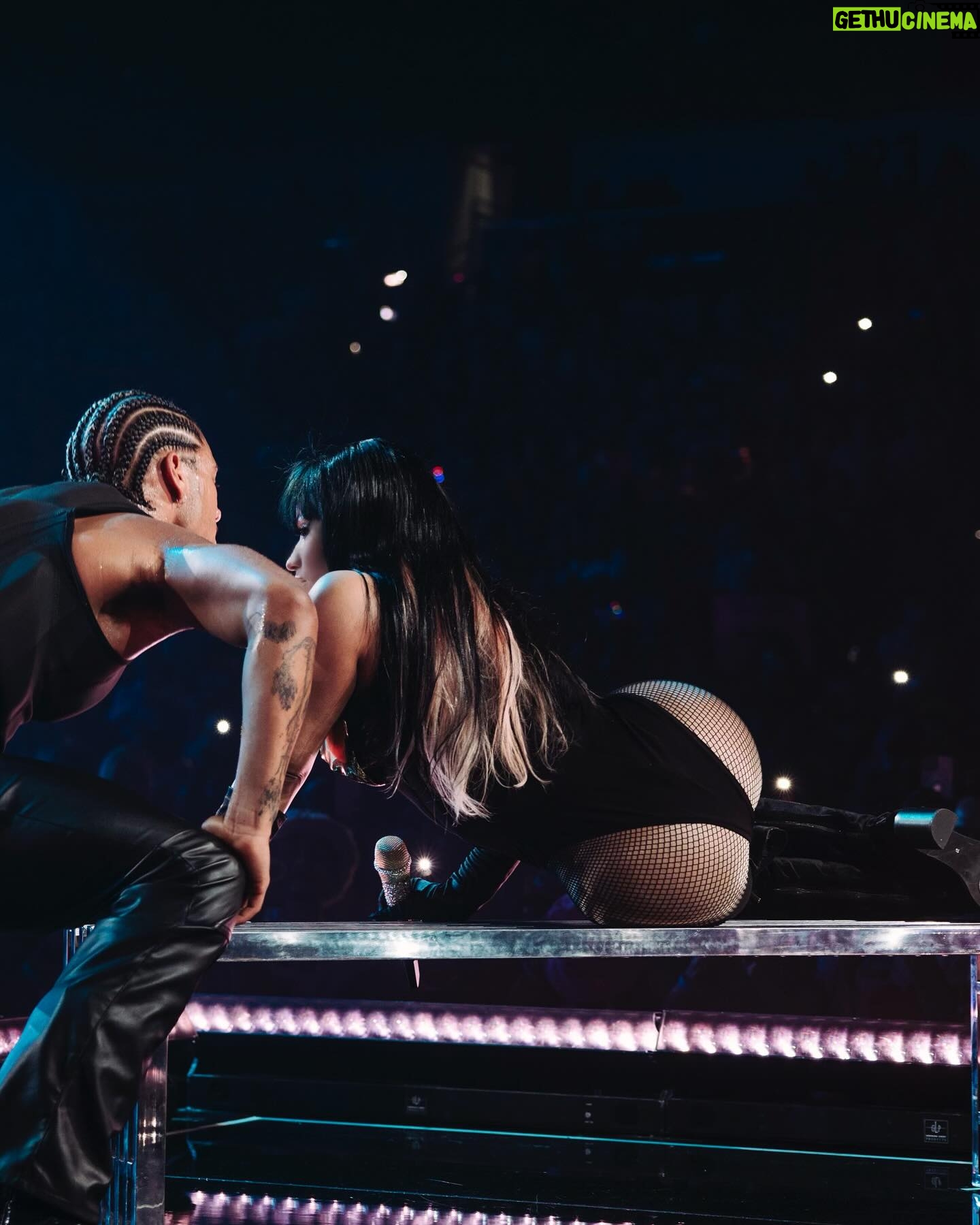 Nicki Minaj Instagram - Shout out to @dennardwatson on the live & unexpected keys πΉ to play along with @theerealburnell (who we brought straight up out of the audience once I found out he was there). He was & still is phenomenal π€ π©· Thank you to LLOYD @curlyheadedblackboy for always being so easy to work with, genuine, & a gentleman. Oh and like I said last night, his mic was ALLLLLLL THE WAY ON!!!!!!!! π€ #GAGCITYNOLA filled with soul & culture & its own unique history. You can feel it AND TASTE IT anywhere you go in NEW ORLEANS. I am SOOOOOOO very grateful to each & every single one of you for showing up for me. I love you sooooooo much. Thank you for being fully engaged & rdy to have a great mthafk!ng time last night. You rlly just had to be there. It was a VERY unique & magical night. One Iβll never forget & I canβt WAIT to see you guys again. P.S. the fits was real fly πππ Until next time. #GagCityNOLA πΈ: @grizzleearts