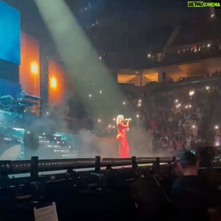 Nicki Minaj Instagram - I loved every single thing about #GagCityMinneapolis β₯οΈ Thank you for allowing me to experience that, MINNESOTA βΊοΈπ Until next time π Dress by @valdrinsahiti Shoes by @dolcegabbana