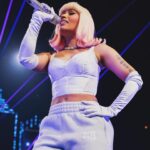 Nicki Minaj Instagram - Thank you to @bigsean & @sadababy DETROIT YOU DA BESTEST!!!!! Until next time!!!!! 🫡 Love you 🩷💜💛♥️🎀 rocking the #Pinkprints @lociwear 👟