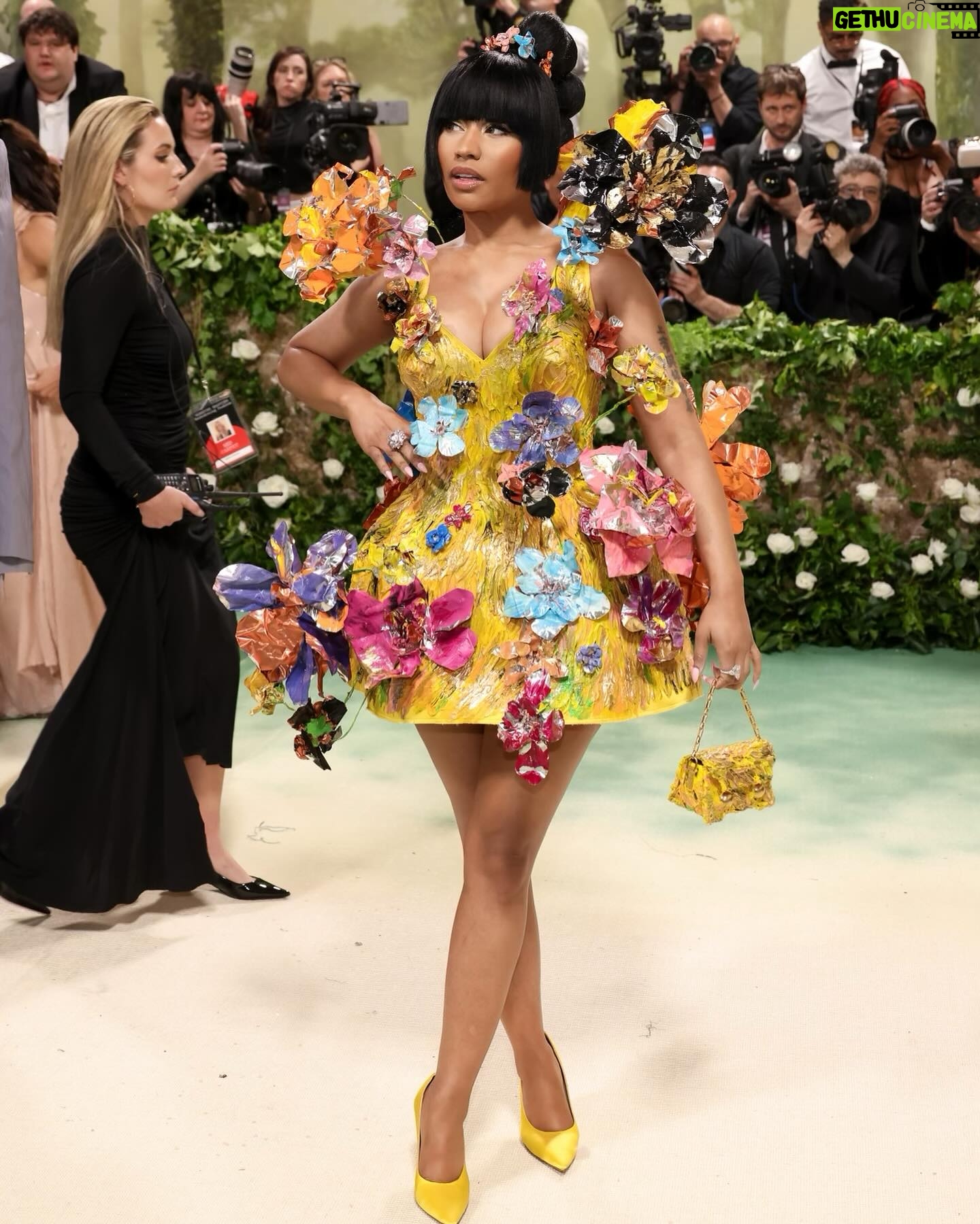 Nicki Minaj Instagram - This was the most wonderful experience & Iβm so grateful for @marni & Francesco who were the most exquisite, most classy gang a girl like me could ask for. π Thank you to THEE QUEEN Anna Wintour & the incredible #VOGUE team for making this magical night happen year after year. THANK YOU TO SERGIO & JOE :) THANK YOU TO DEB & MY AMAZING GLAM TEAM!!!! TISHA, SHANEL, KIERRA & KAT π π©΅πβ₯οΈπππ πΈπΈπΈπΈπΈπΈπΈπΈπΈπΈπΈπΈπΈπΈ Theo Wargo/GA/The Hollywood Reporter via Getty Images Dia Dipasupil/Getty Images Entertainment via Getty Images Kevin Mazur/MG24/ Getty Images Entertainment via Getty Images Dia Dipasupil/Getty Images Entertainment via Getty Images Arturo Holmes/MG24/ Getty Images Entertainment via Getty Images Dimitrios Kambouris/Getty Images Entertainment via Getty Images John Shearer/WireImage via Getty Images Marleen Moise/Getty Images Entertainment via Getty Images