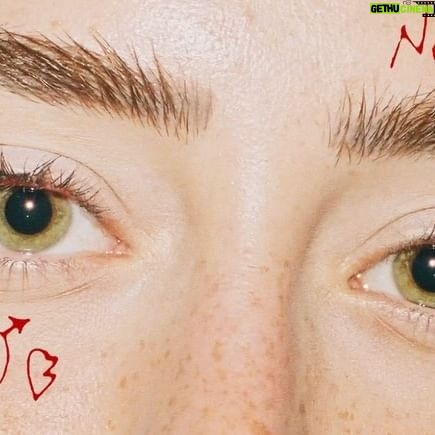 Nicki Nicole Instagram - “OJOS VERDES” YA DISPONIBLE EN TOOOOOODOOOO EL MUNDOOOOOO